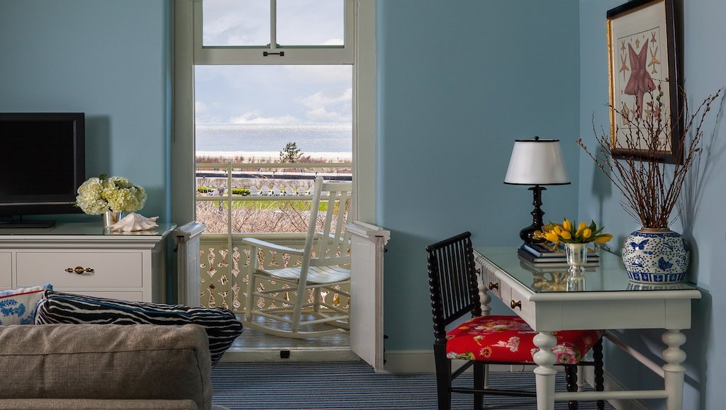 congress-hall-junior-suite-balcony-looking-out-to-the-ocean-2