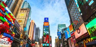 From Broadway To The High Line: 5 Must-See Spots In NYC Must-See Spots In NYC