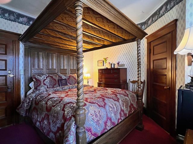 bedroom at Palmer House Inn