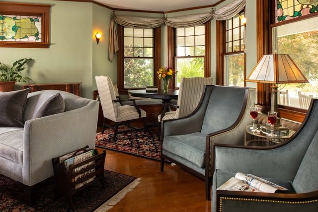 common area at Palmer House Inn