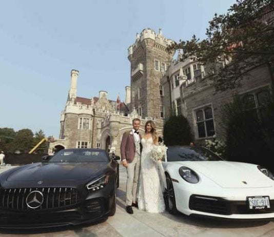 The Toronto Weddingmoon Itinerary: Combining Celebration & Staycation Bliss bride and groom in weddingmoon in toronto