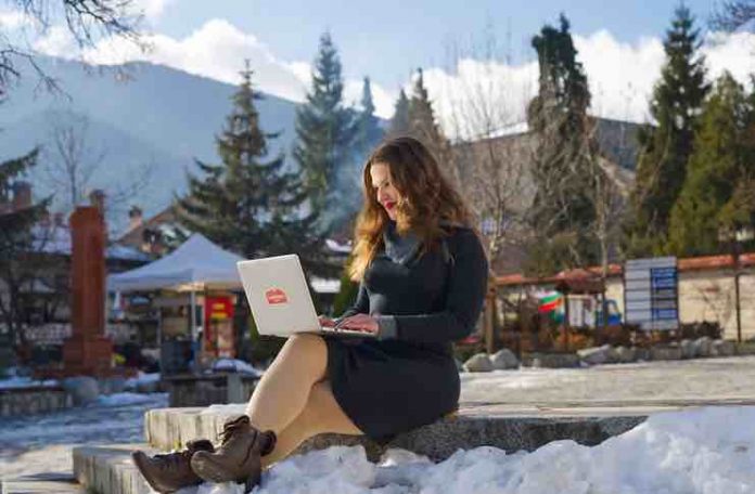Tips for Working While You Travel