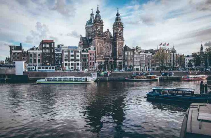 traveling in amsterdam