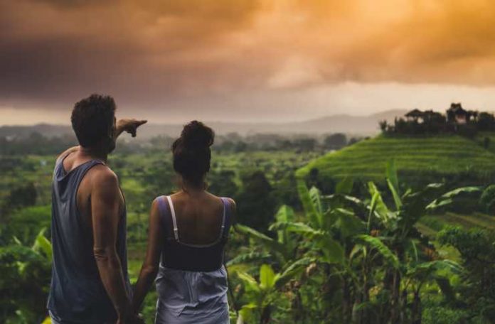 What Can You Learn from Traveling Abroad What Can You Learn from Traveling Abroad