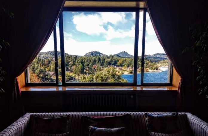 Picking The Right Window Frames for Your Vacation Home Picking The Right Window Frames for Your Vacation Home