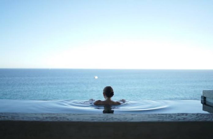 Tips for Luxurious Travel on a Budget