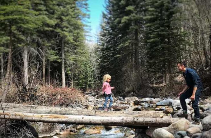 Traveling With Kids- 2023 Guide and Tips Traveling With Kids tips
