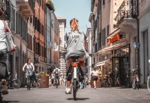 How To Use Technology To Lessen Your Carbon Footprint While Traveling