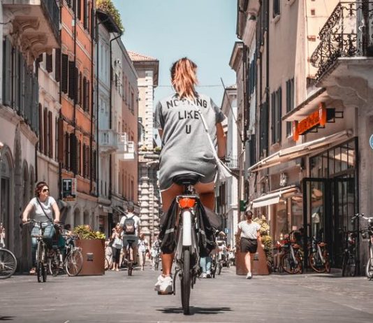 How To Use Technology To Lessen Your Carbon Footprint While Traveling