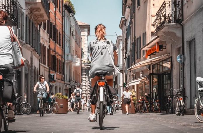 How To Use Technology To Lessen Your Carbon Footprint While Traveling
