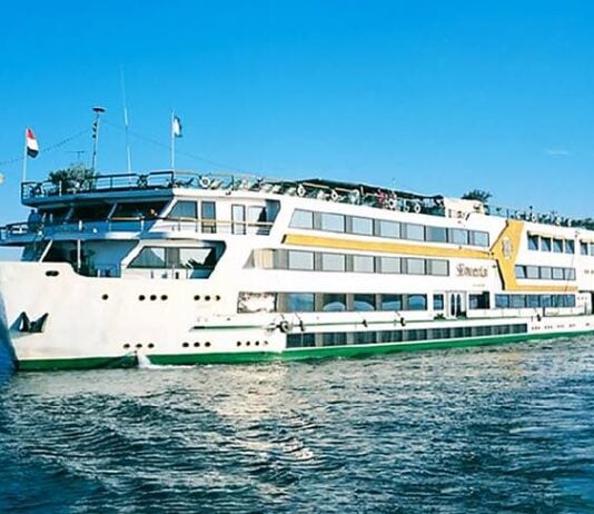 nile cruiser in egypt